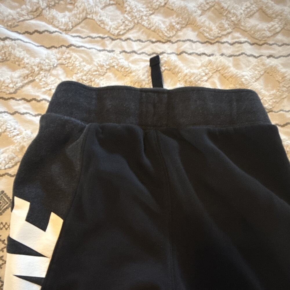Nike Boys S Black Jogger Sweatpants Standard Fit Drawstring Elastic Waistf - Picture 6 of 7
